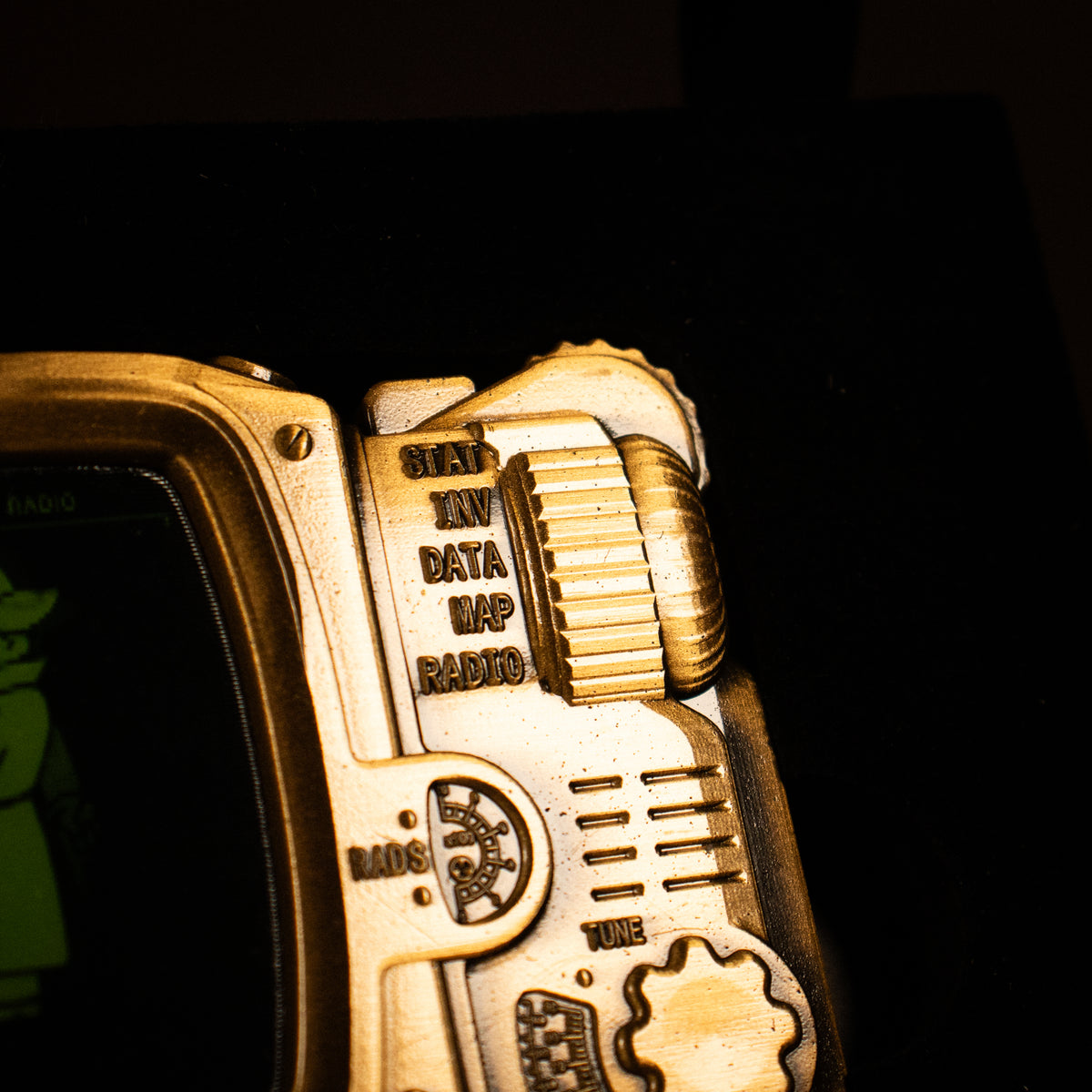 Fallout - Pip-Boy Limited Edition Lenticular Ingot - Mysterious Stranger Variant
